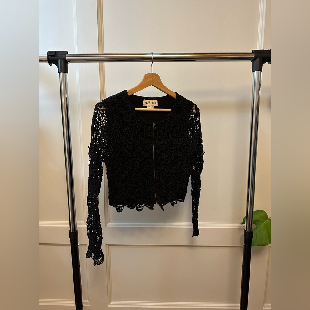 Lili’s Closet Anthropologie Black Lace Floral Zip Top